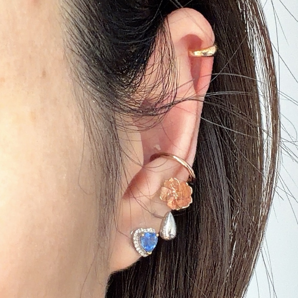 Cocoshnik 10K Gold Helix Ear Cuff | Minimalist Cartilage Cuff | No Piercing - Picture 4 of 5